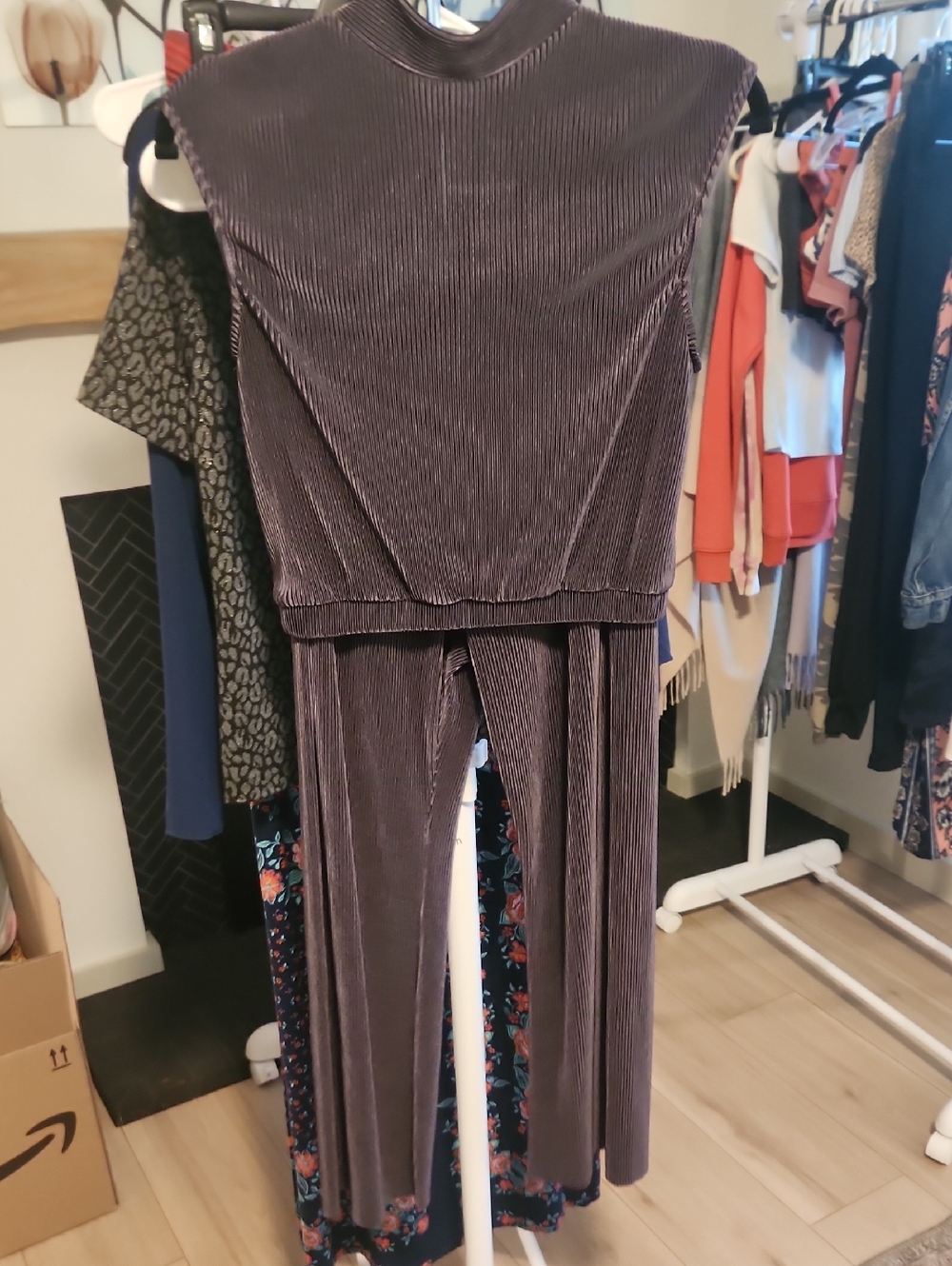 Sleeveless Ribbed Set in Deep Gray